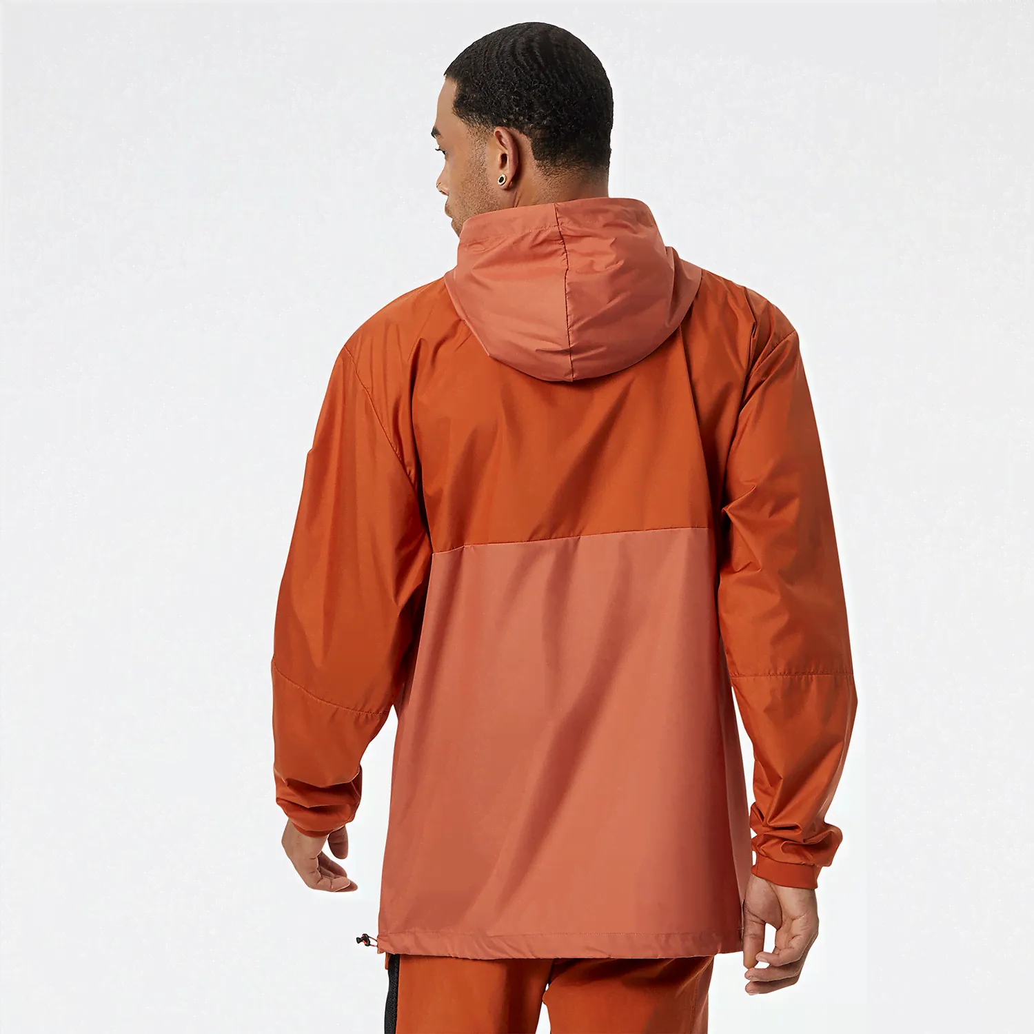 Мужская куртка New Balance NB AT Anorak оранжевая