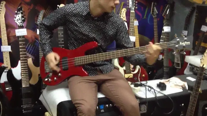 bass guitar (RockBass)